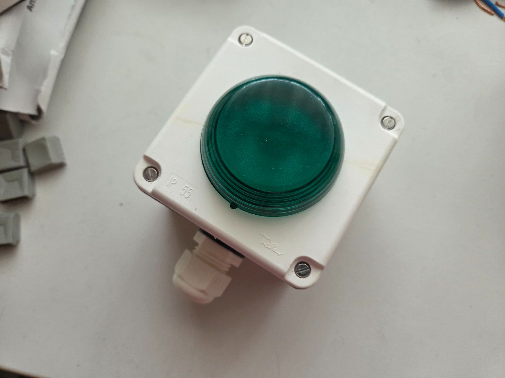 Feller Stecker: Feller Signal Blitzleuchte Hugentobler Typ 18 NAP 24V Grün – Gebraucht aus Zürich von eymen20