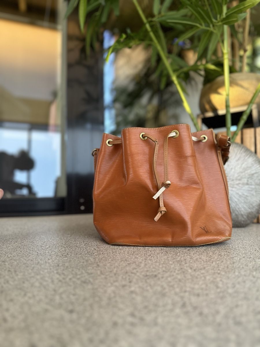 Louis Vuitton Sacs femmes: Louis Vuitton Petit Noe – D'occasion à Stäfa par Kurt33 1