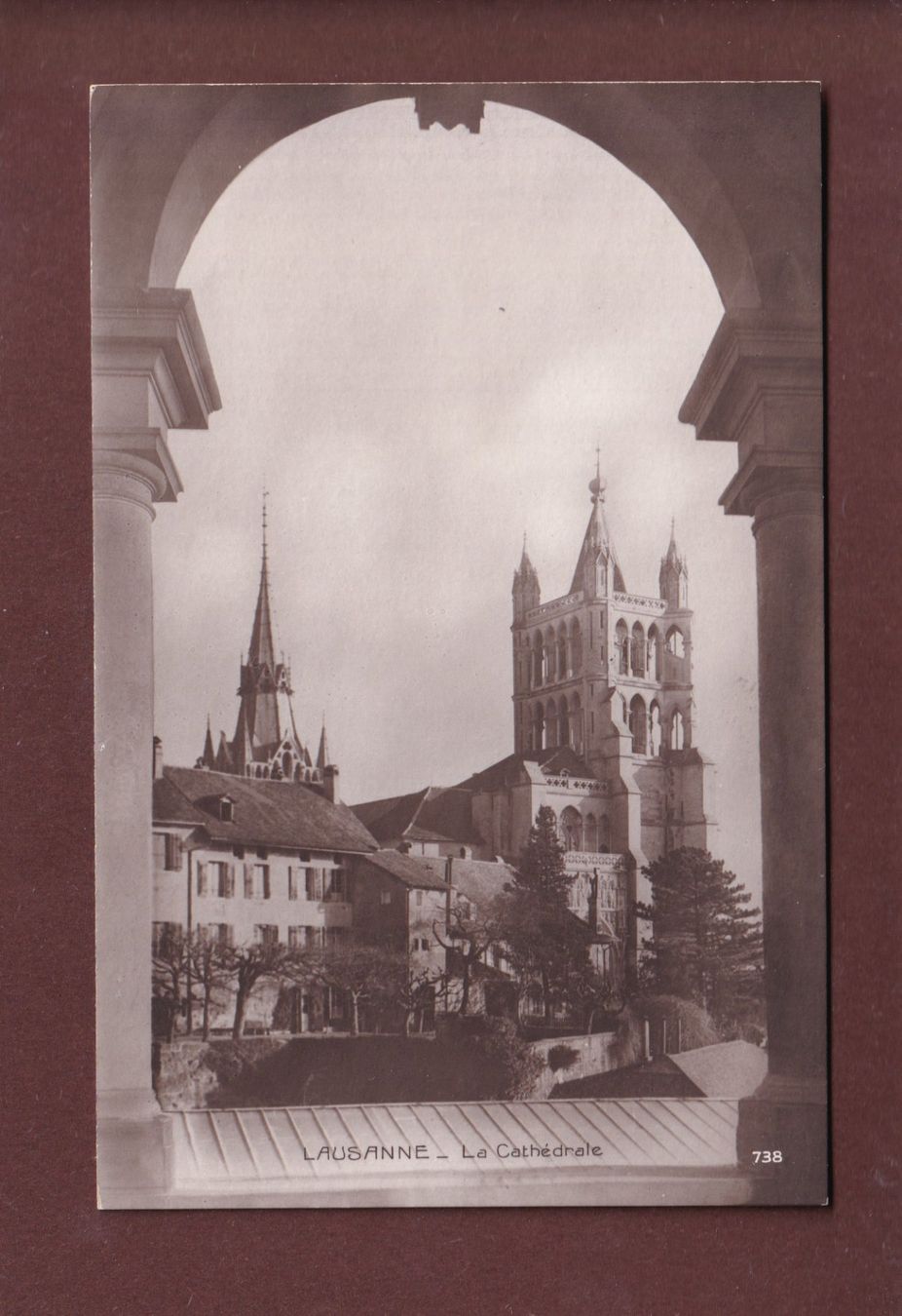 Cartoline postali: LAUSANNE - La Cathédrale – Usato da Pully venduto da nicecards