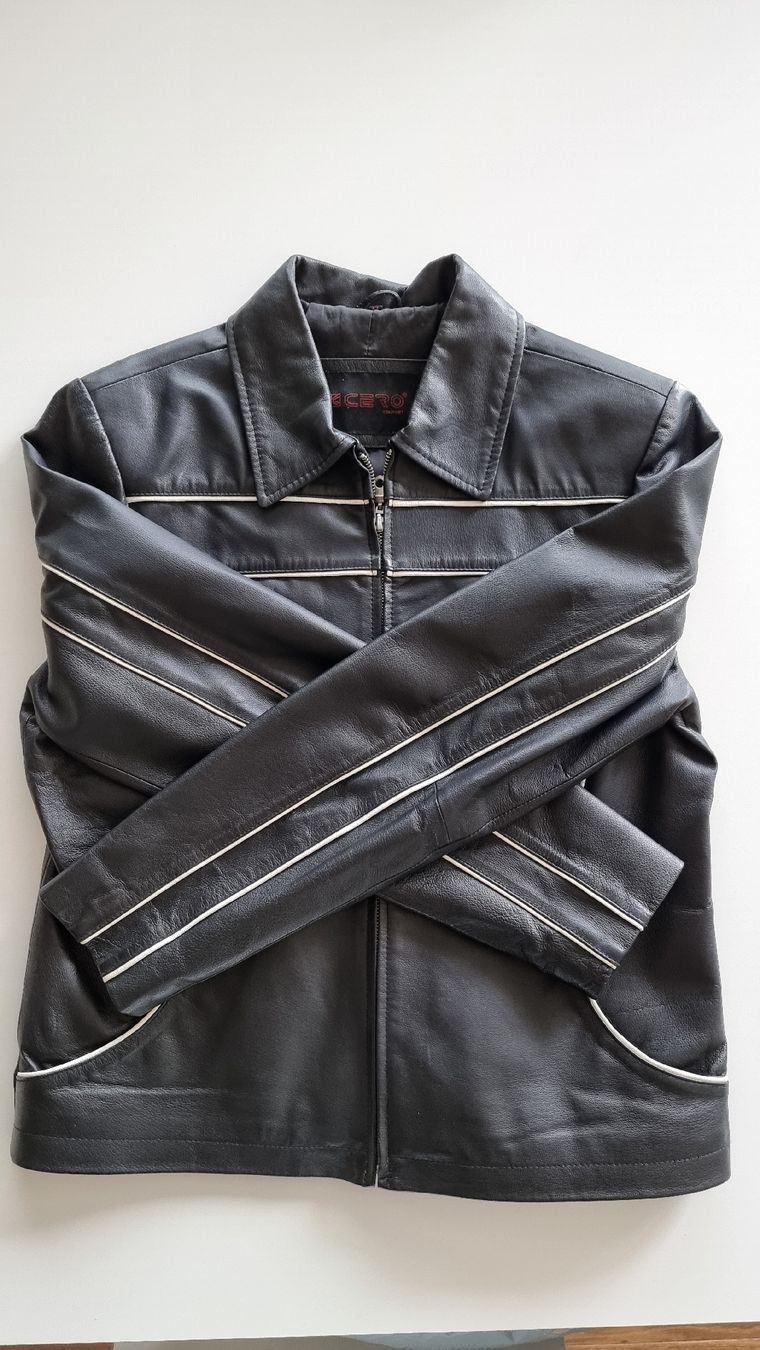Giacche: Schwarze Echtlederjacke, Grösse M, Top Zustand! – Nuovo (secondo la descrizione) da Balgach venduto da Patty04