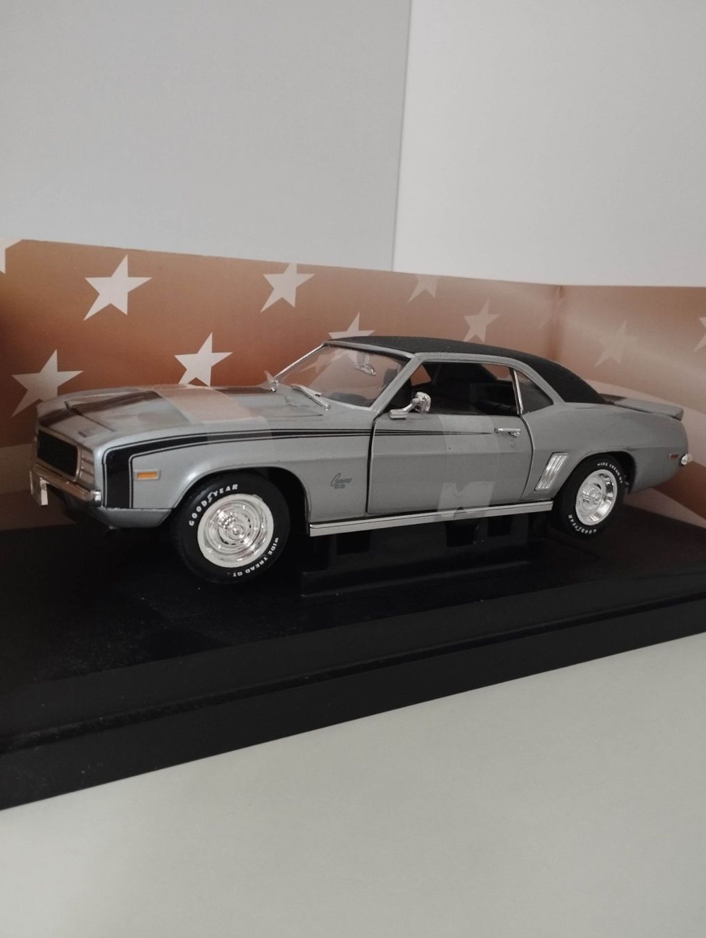 AMT/ERTL Modellini d'auto: 1969 C.O.P.O. Camaro – Usato da Chur venduto da oriori 2