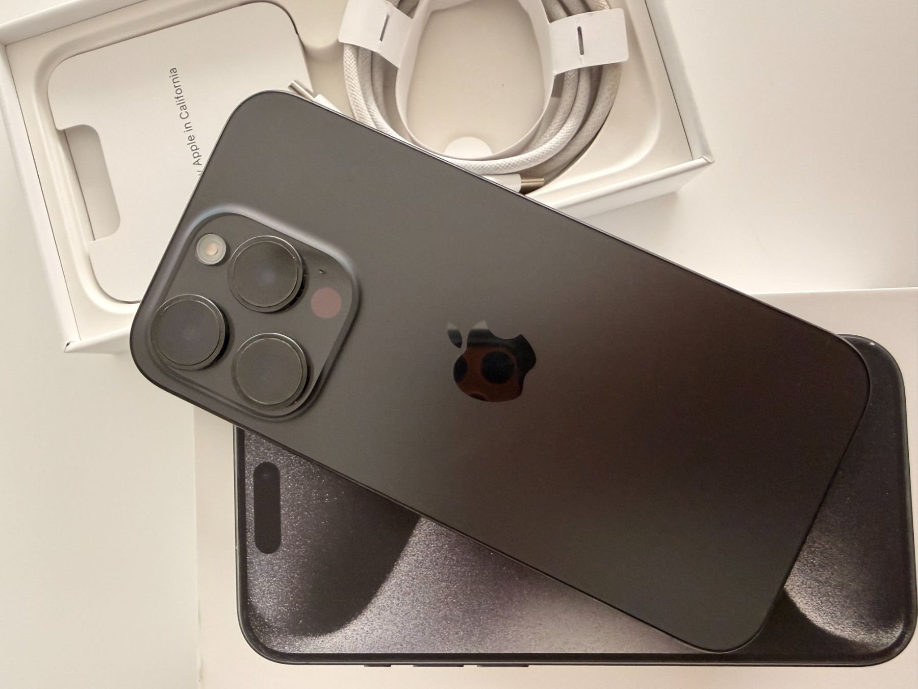 Apple Telefoni cellulari / Smartphones: Apple iPhone 15 Pro - 128 GB – Usato da Davesco-Soragno venduto da AGiaretti 1