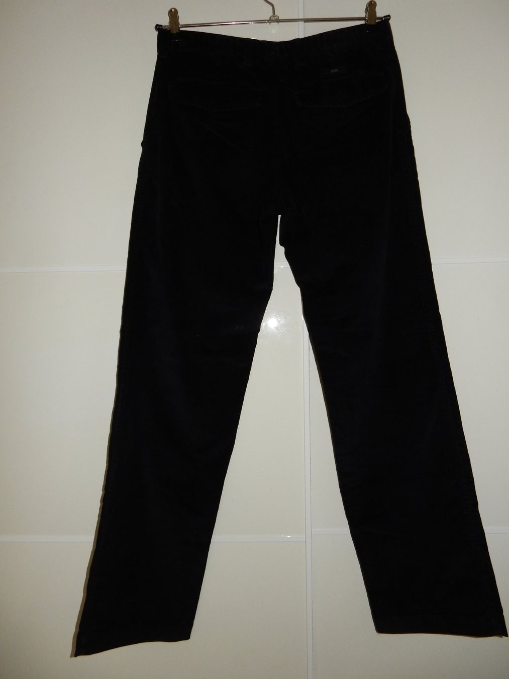 Hugo Boss Pantaloni: Feincordhose Hugo Boss Gr. 46 VERSAND – Nuovo (secondo la descrizione) da Strengelbach venduto da Traumgarten 1