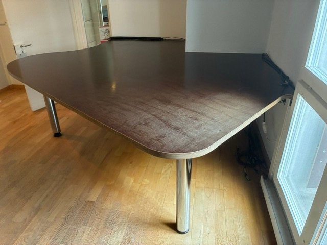 Tische: Arbeitstisch – Gebraucht aus Zürich von Videoladen