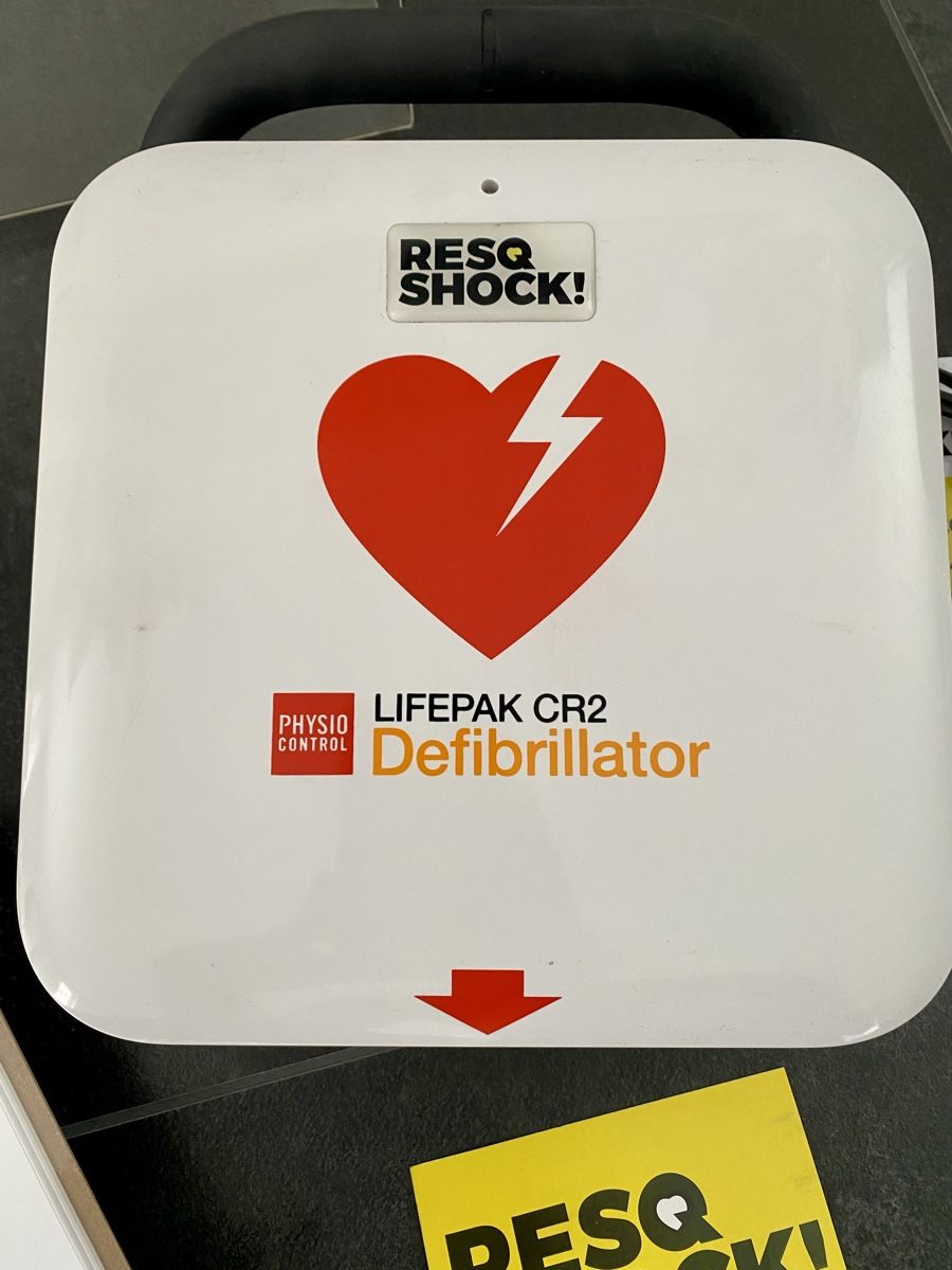 Attrezzature mediche: Physio-Control Lifepak CR2 Defibrillator mit Wandhalter – Usato da Seeberg venduto da BestDeal_CH 3
