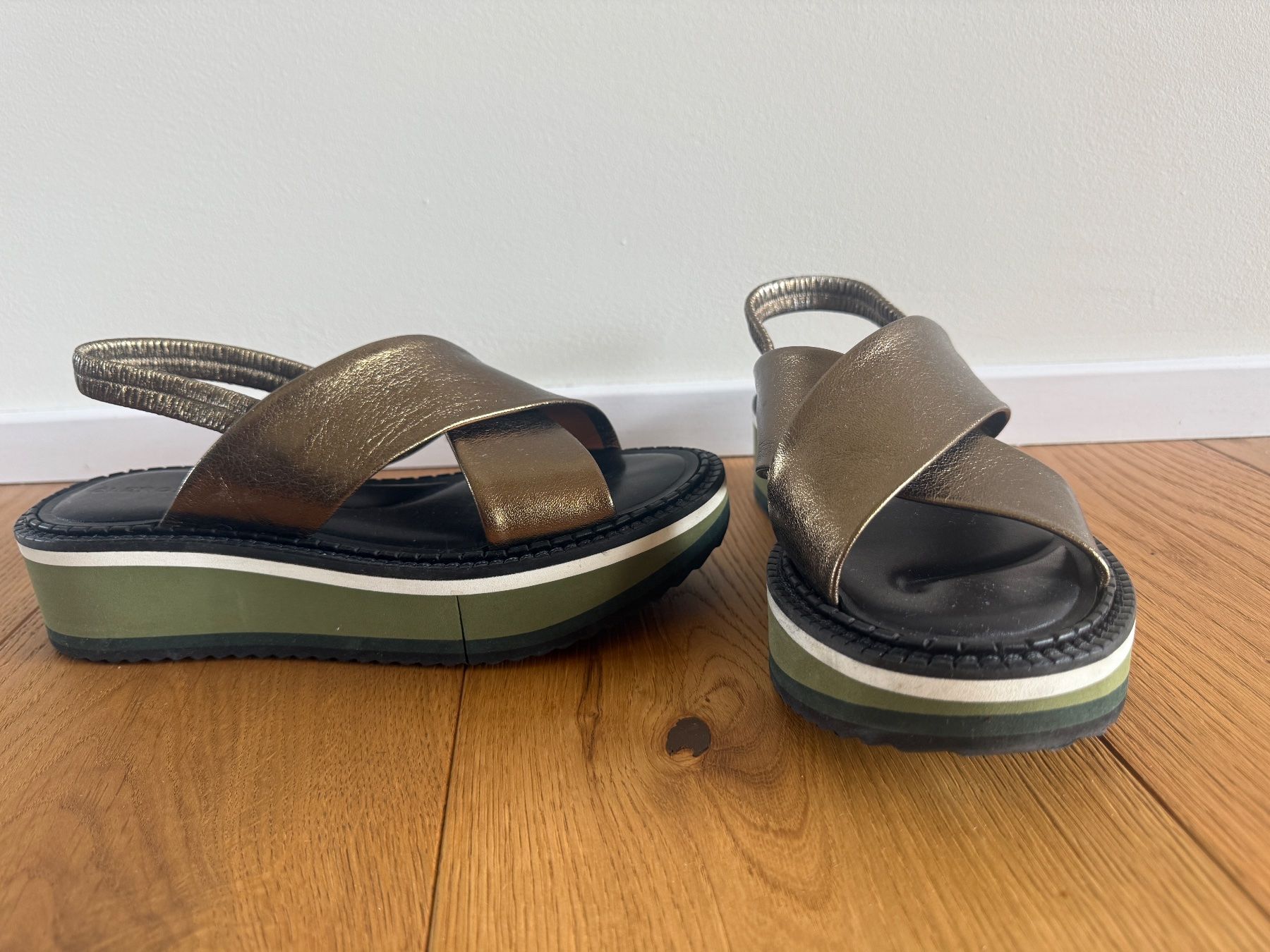 Damenschuhe: Clergerie Sandalen 37-38 – Gebraucht aus Buchs SG von Laurenzia2 1