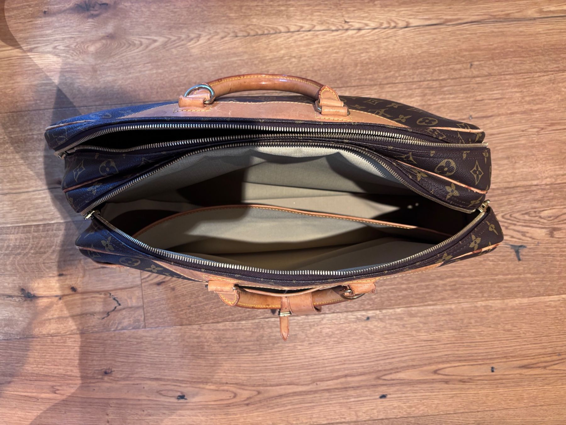 Louis Vuitton Borse: Louis Vuitton Alize 24 heures Travel Bag – Usato da Richterswil venduto da Dingsda72 3