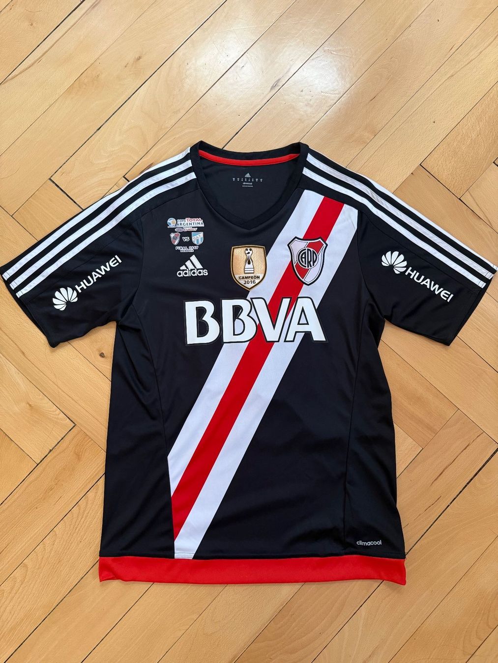 Adidas Canottiere & Pantaloni: Maillot River Plate 2017 – Usato da La Chaux-de-Fonds venduto da nahuelshim
