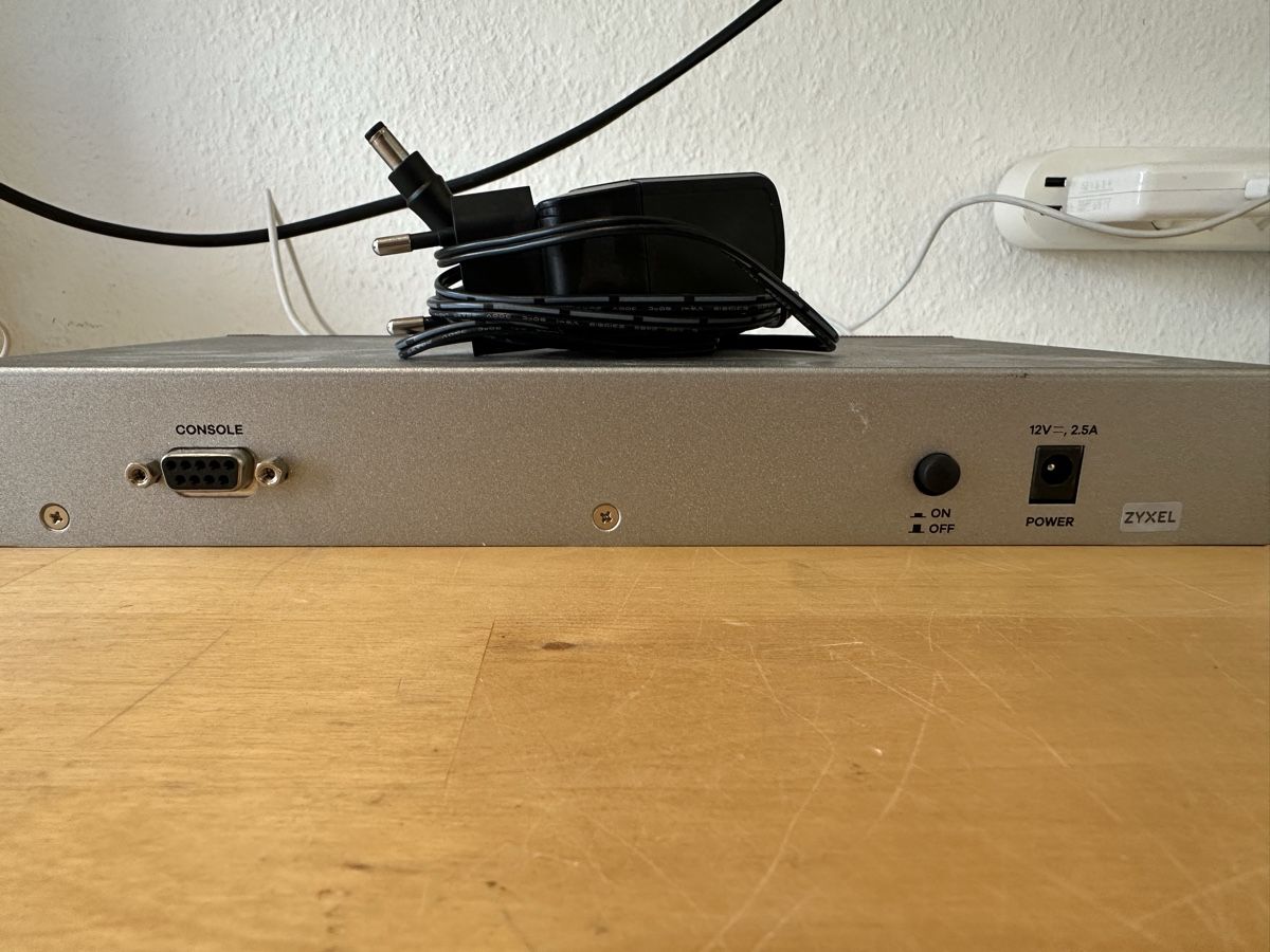 Zyxel Firewall: ZyXEL ATP200 Firewall – Usato da Luzern venduto da FrankGroebel 2
