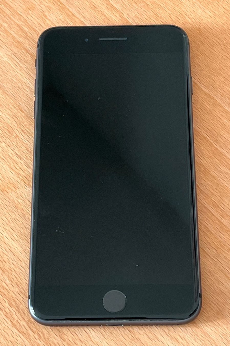 Apple Portables: iPhone 8 Plus 64GB - Fast keine Gebrauchspuren – D'occasion à Triengen par mappa 1