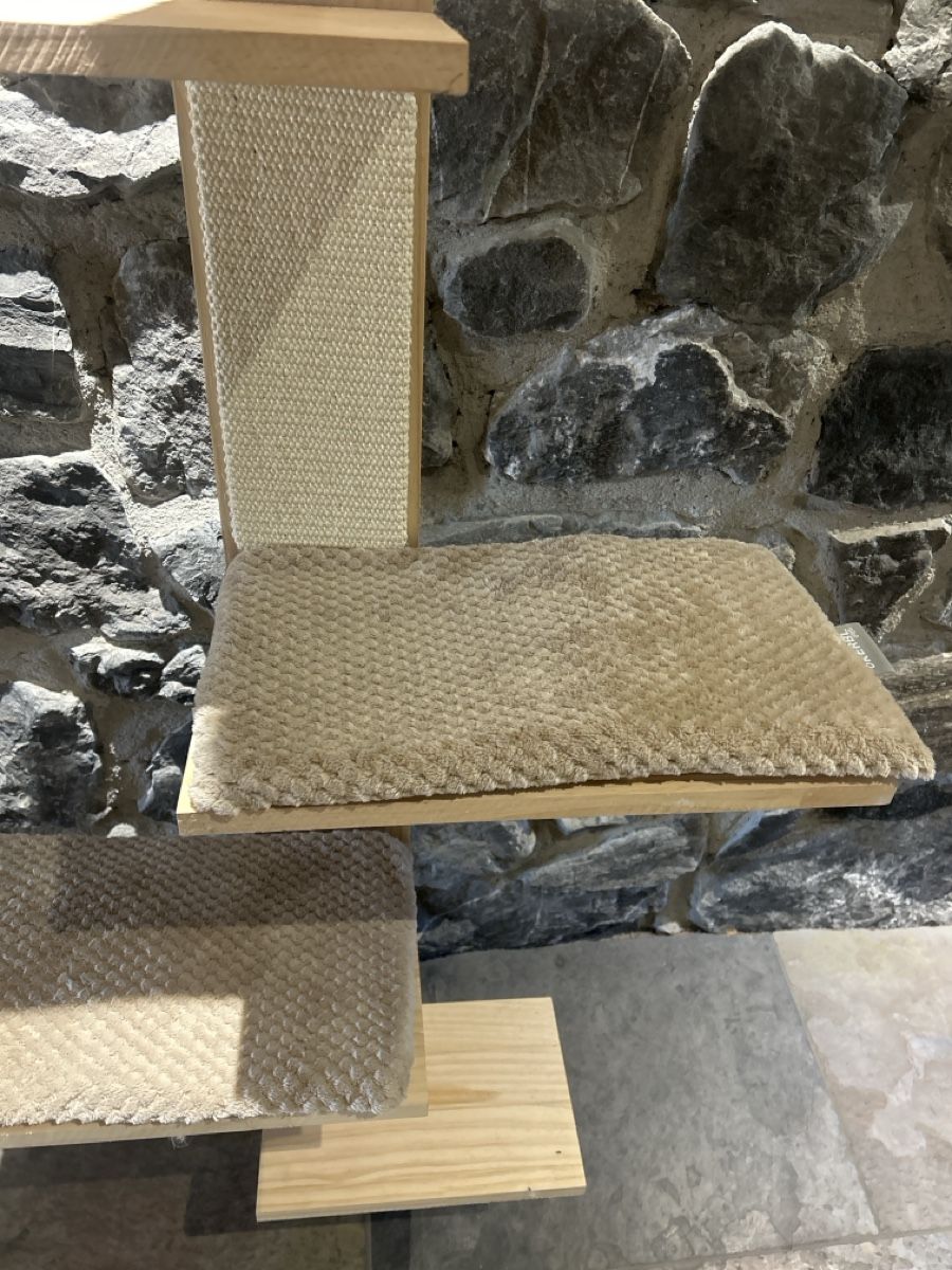 Tiragraffi: Katzenbaum/treppe – Usato da Engwilen venduto da Michelle.e13 1