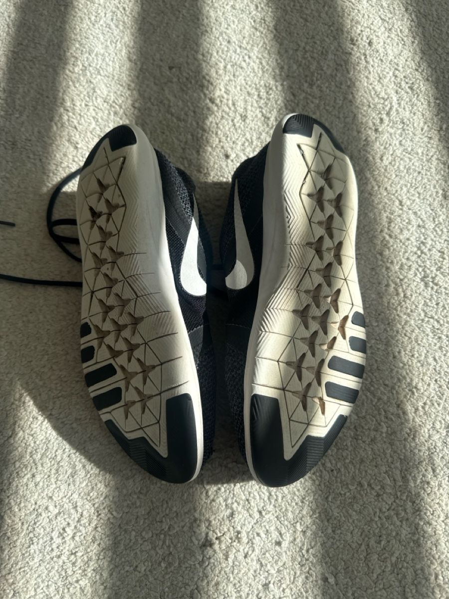 Nike Scarpe da donna: Nike Training Schuhe schwarz weiss – Usato da St. Niklausen LU venduto da car_2562 3
