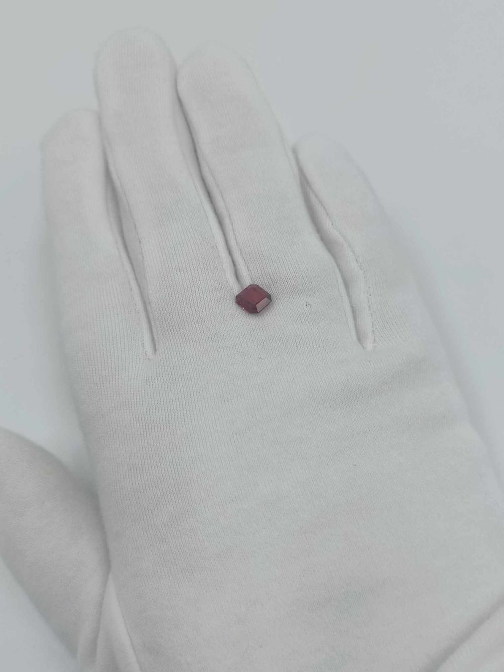Pietre preziose: 1 ROTER SPINELL 1.16 CT. – Usato da Luzern venduto da EdiGem 4