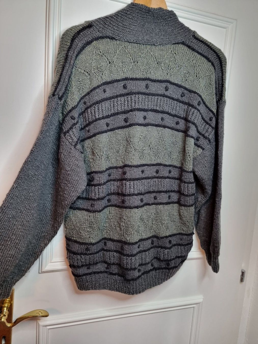 Pullover & Sweatshirts: Sehr alter Pullover in der Größe 38/40 /UNISEX – Gebraucht aus Wald ZH von Martin79 1