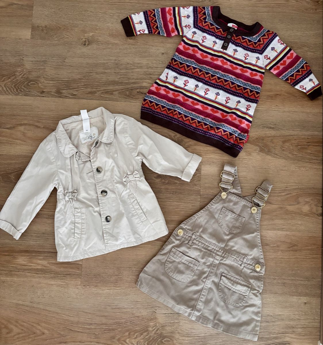 Lotti & Set di vestiti: Mädchen Kleiderpaket, Gr. 86 (18-24M)!!! – Usato da Einsiedeln venduto da sum_xm7z 7