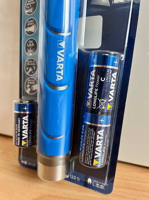 Lampade: Varta Taschenlampe – Nuovo e nell'imballaggio originale da Tagelswangen venduto da fireiceprincess 1