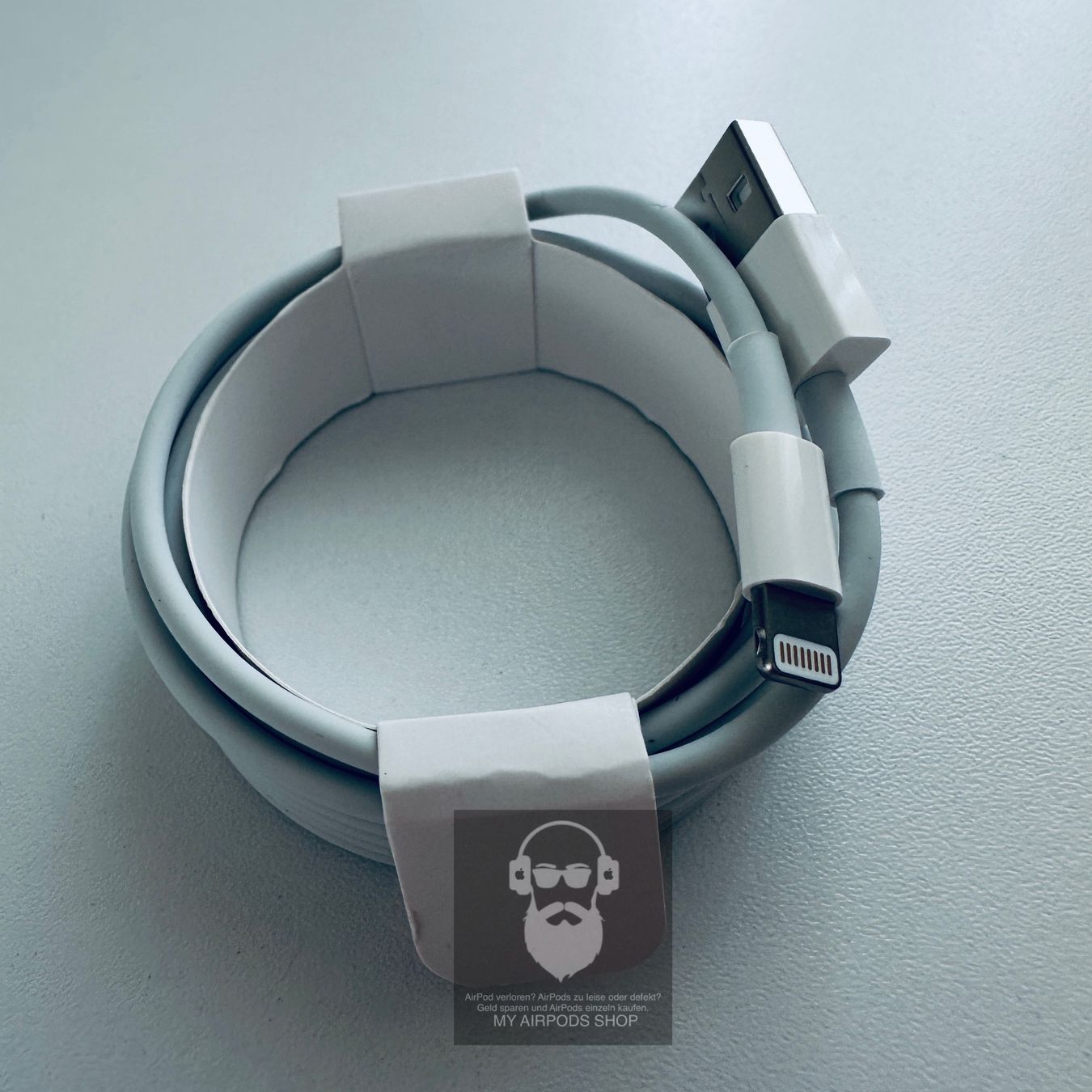 Apple Cavi: Original Apple USB auf 8pin Lightning Kabel 2Meter Fabrikneu – Nuovo e nell'imballaggio originale da Basel venduto da MY.AIRPODS.SHOP 7