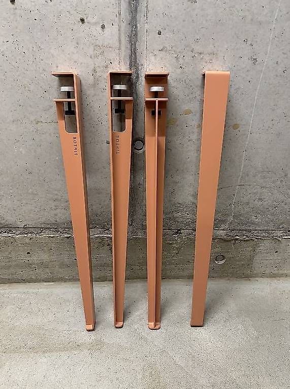 Altri mobili: Lot de 4 pieds de table TIPTOE  75 cm  Rose Cendré – Usato da Zürich venduto da tam_xbl9