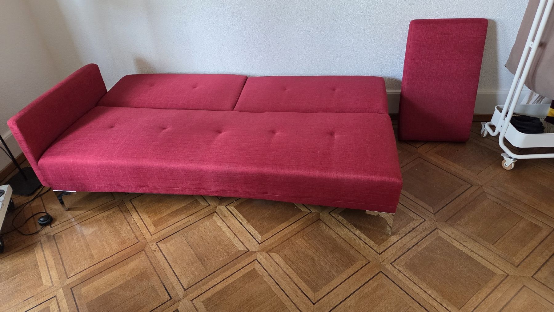 Divani: Schlafsofa 3-Sitzer, Dunkelrot, erst 18 Monate – Usato da Bern venduto da Naturine 3