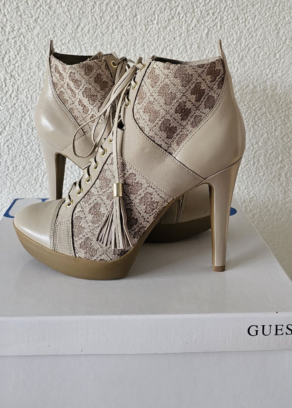 Guess Scarpe da donna: Guess Stiefelette gr 40 – Nuovo (secondo la descrizione) da Jona venduto da Smurnaya