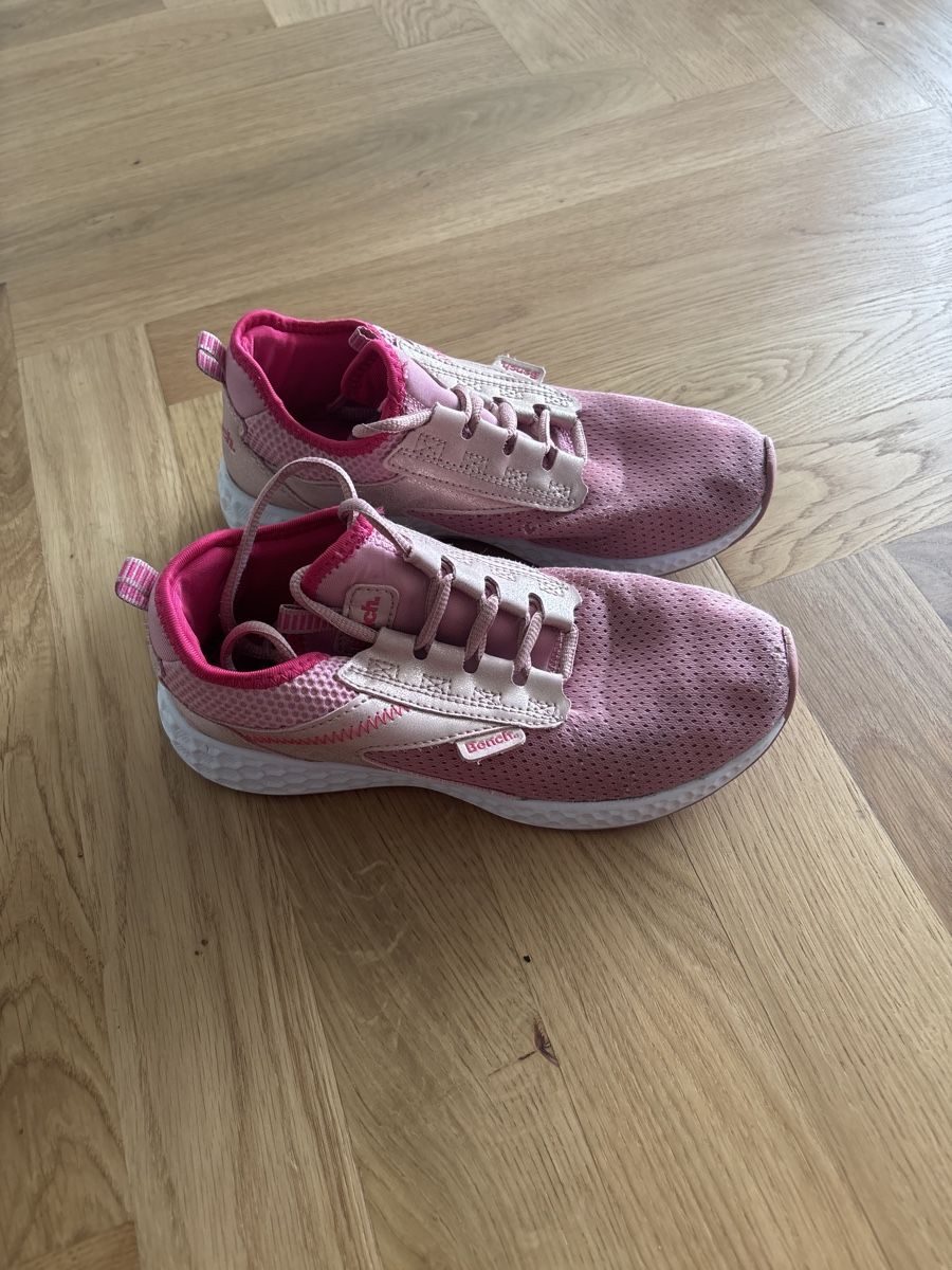 Bench Schuhe für Mädchen: Bench Sneaker, Grösse 35 – Gebraucht aus Wohlen AG von Michi761