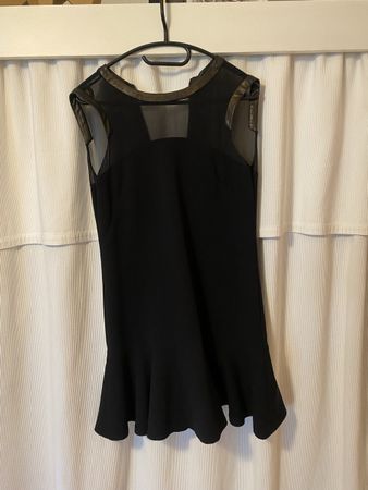 Damen Kleid schwarz mit Mesh Einsatz guter Zustand