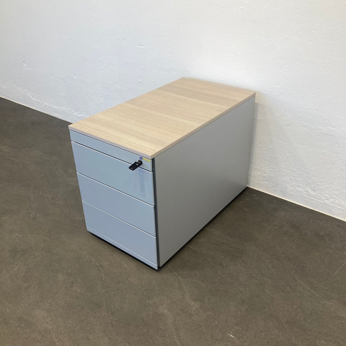 Banconi: Steelcase IMPLICIT Roll-Korpus 4 Schubladen – Usato da Schönenwerd venduto da mcofficeshop 4