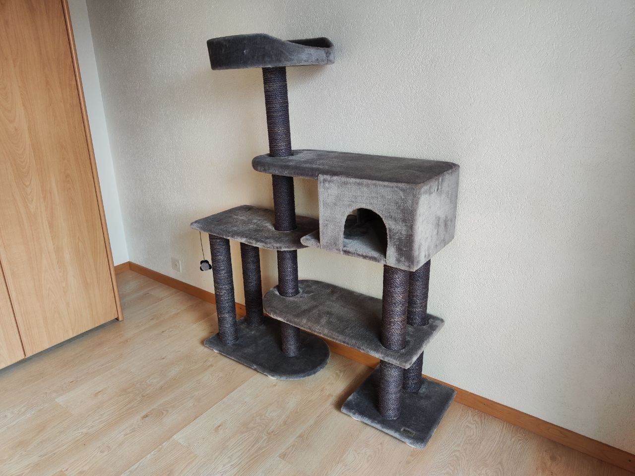 Katzenbaum - Kratzbaum: Kratzbaum Charlie – Gebraucht aus Soyhieres von chatons 2