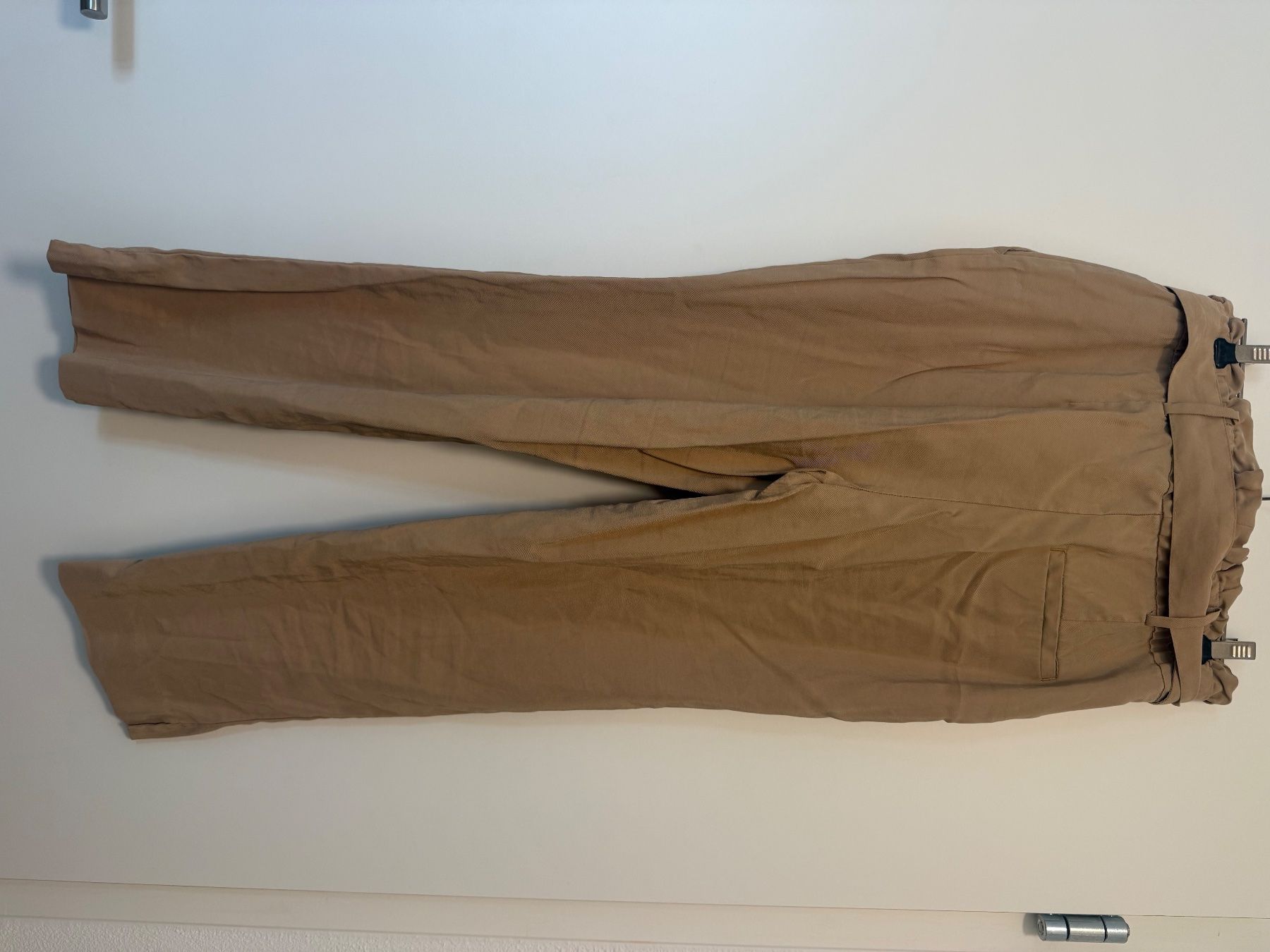 Zara Pantalons: Zara - Paperbag Hose - sandfarben - M – D'occasion à Zug par tami12 3