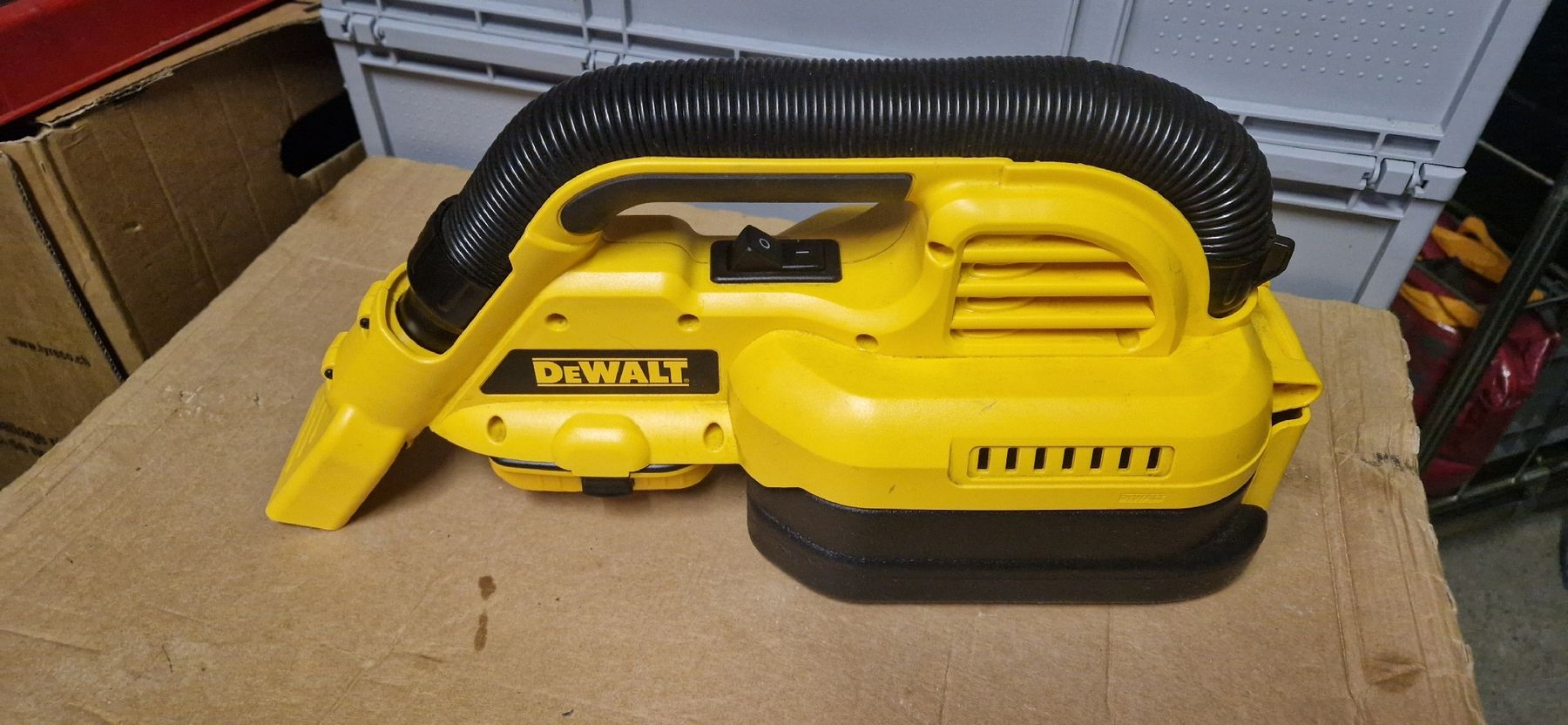 Dewalt Aspirapolveri & Accessori: DeWalt DC515 Akku Staubsauger 18V – Usato da Niederlenz venduto da scotti2000