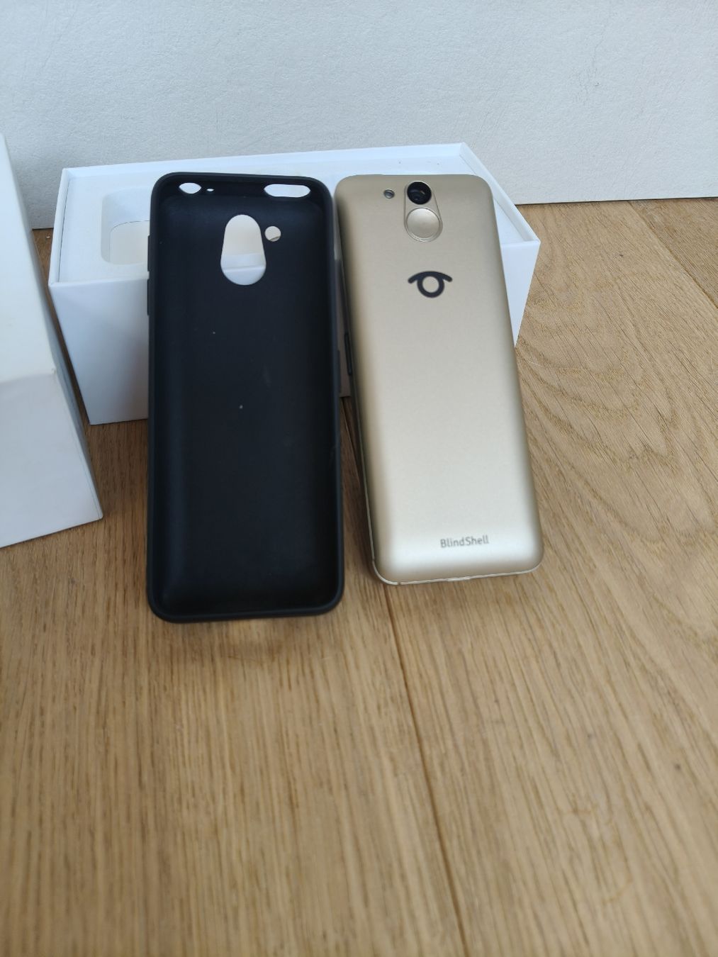 Portables: Téléphone aveugles Blindshell – Neuf avec emballage d'origine à Chamoson par Yuriyaa 2