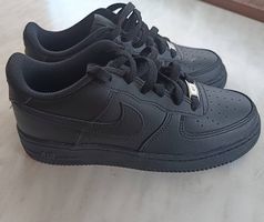 Nike Air Force 1 Noires  Taille 38,5  Neuves
