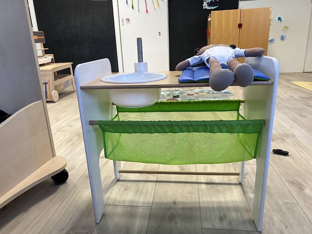 Wickeltisch & Zubehör: Jeux table à langer – Gebraucht aus Riddes von ali_2cpn