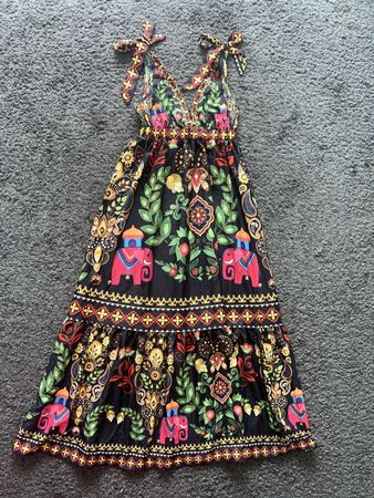Schönes Sommerkleid mit Elefanten Muster, Grösse S