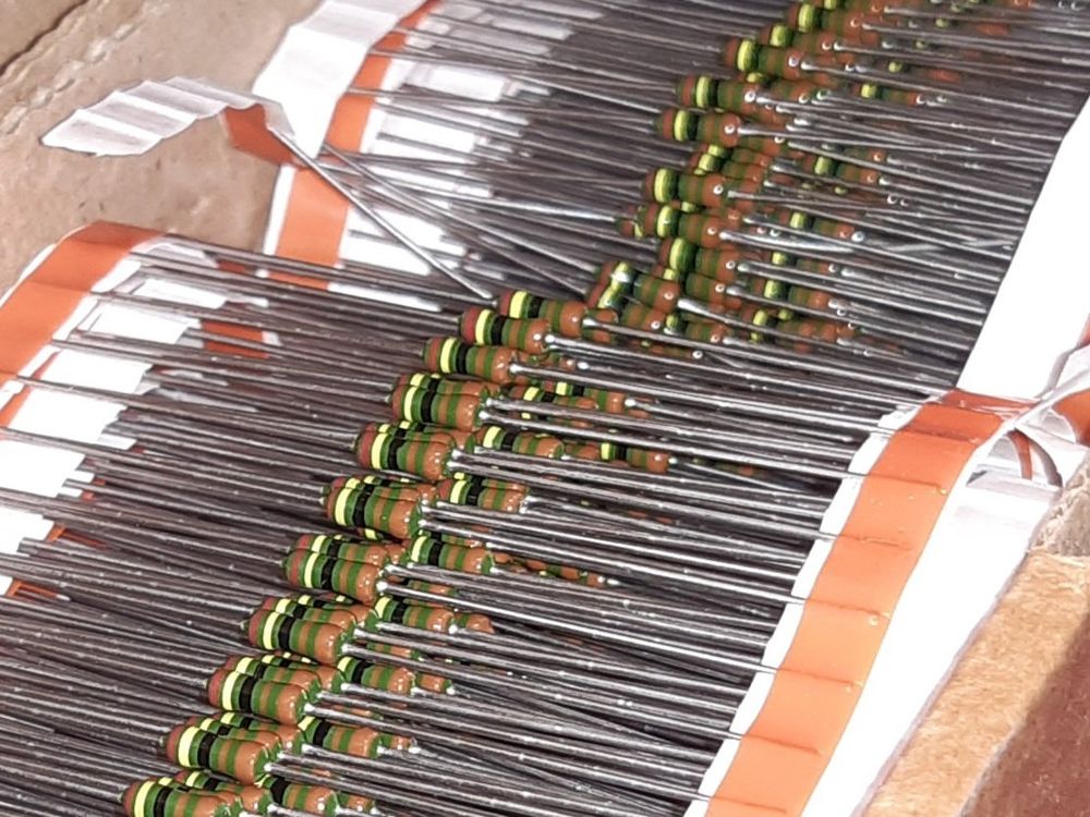 100 Stk. Metallfilmwiderstand Präz. 120K 0,1%, TK25 MBB 0207 Beyschlag (20b