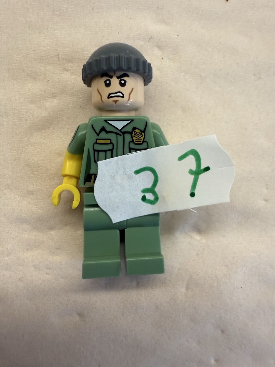 Lego Spielzeuge: 1 LEGO Figur Park Ranger  – Gebraucht aus Rheinfelden von zim_2hqc 1
