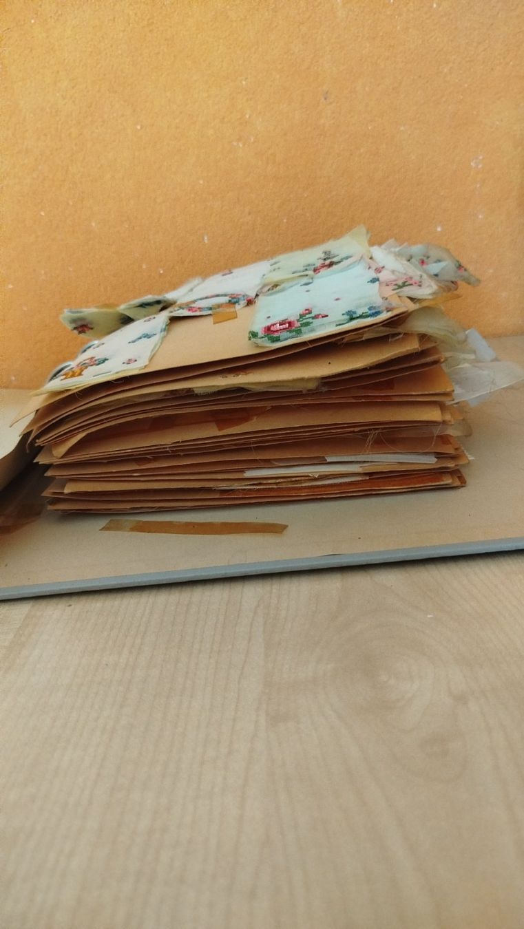 Tessuti: Stickereien Musterbuch – Usato da Kirchberg SG venduto da Solero04 5