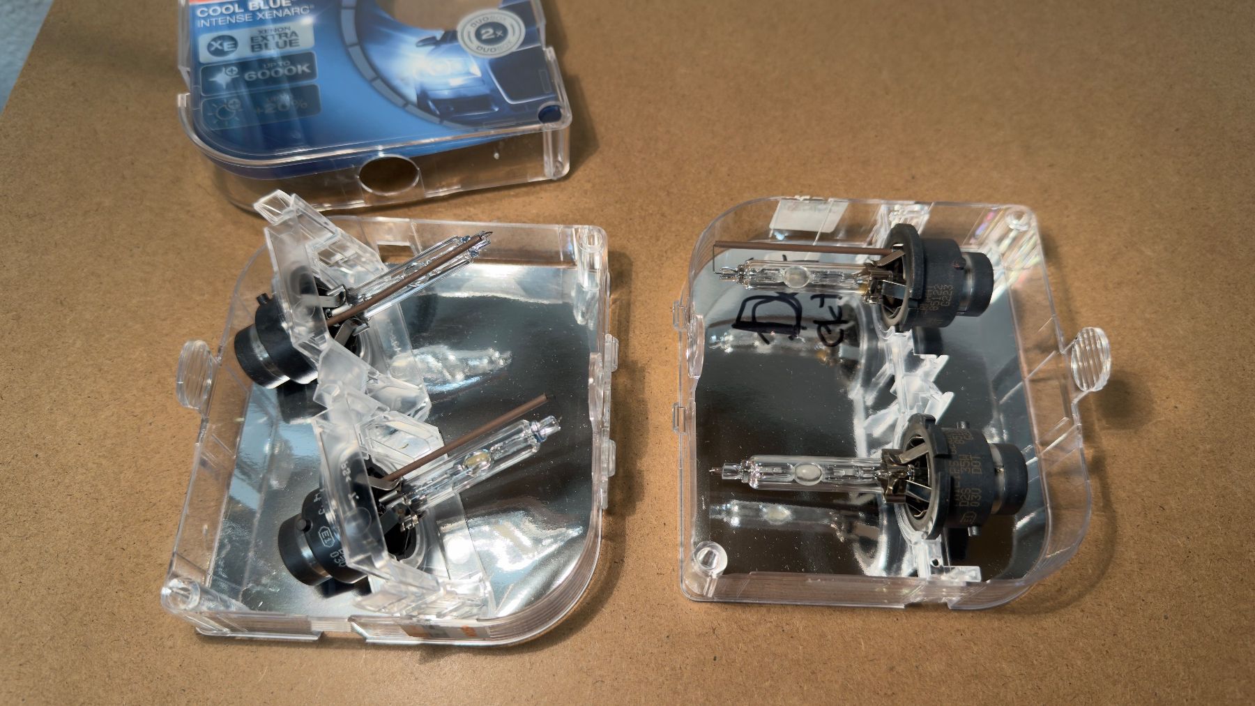 Osram Tutti pezzi di ricambio auto: Osram D2S Cool Blue Intense Xenarc 6000K 35w OVP einer Set – Nuovo e nell'imballaggio originale da Schlieren venduto da rat_lq6b 1
