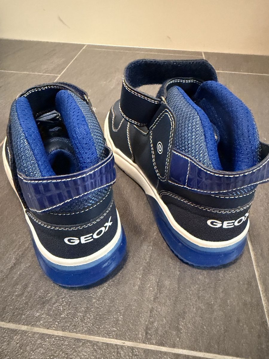 Geox Scarpe per ragazzi: Geox Kinderschuhe Gr. 35, Navy/Royal, Neu – Nuovo e nell'imballaggio originale da Härkingen venduto da Iceman_09 2