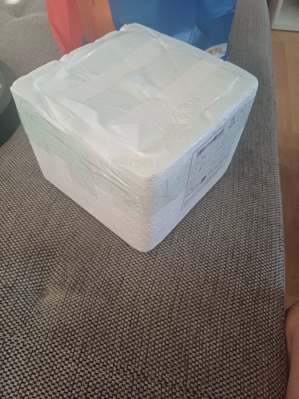 Servierplatten: Futternäpfe weiss auf Metallfuss NEU – Neu und originalverpackt aus Ostermundigen von Loulilou86 2