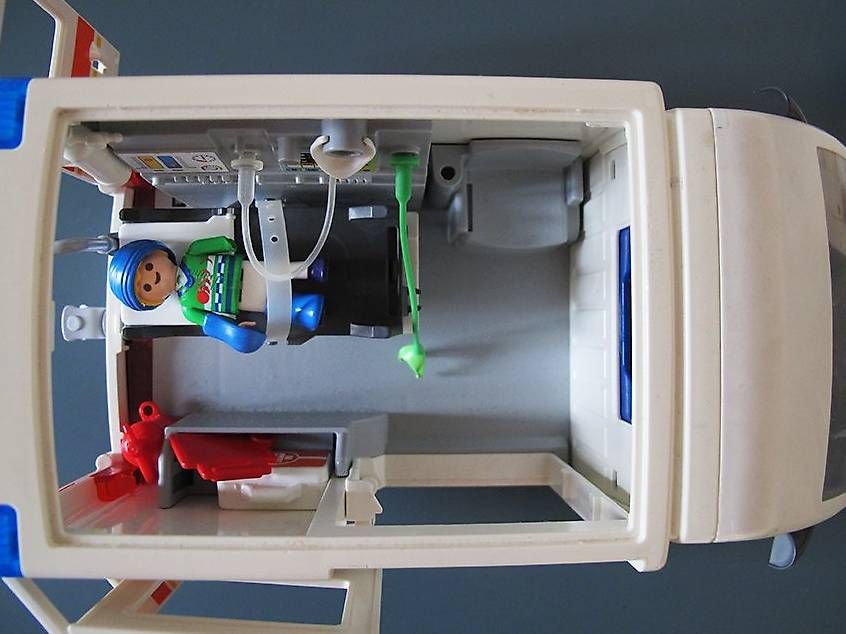 Playmobil Giocattoli: Ambulance Playmobil – Usato da vevey venduto da la_bulle 1
