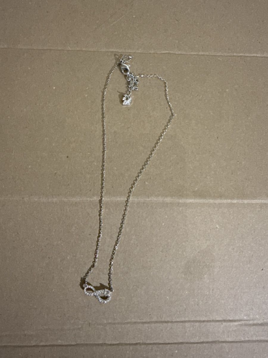 Swarovski Ketten: Swarovski Halskette mit Infinity Zeichen – Neu (gemäss Beschreibung) aus Pfäffikon ZH von anlimalu