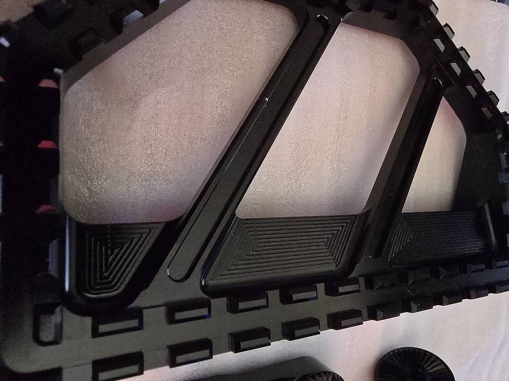 Tutti i ricambio per moto: Harley Trittbretter CNC – Usato da Biel-Benken BL venduto da Tizi218 1