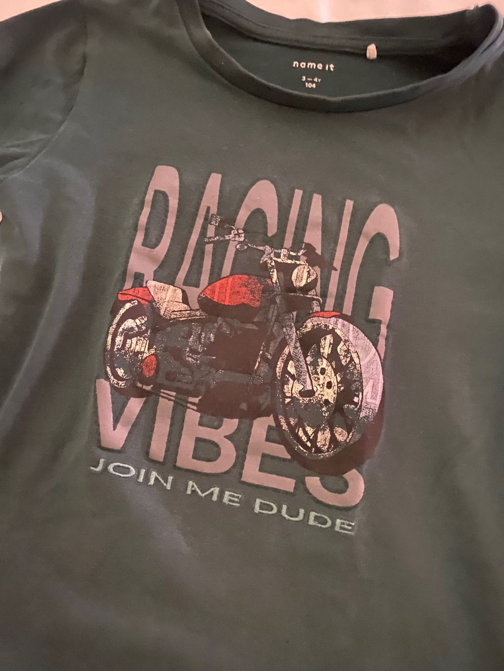Name It Camicie, T-shirt & Polo: leichtes langarm Shirt Grösse 104. Racing – Usato da Allenwinden venduto da Obalu 1