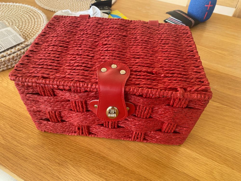 Small Wicker basket red (ideal as sewing box) Kaufen auf Ricardo