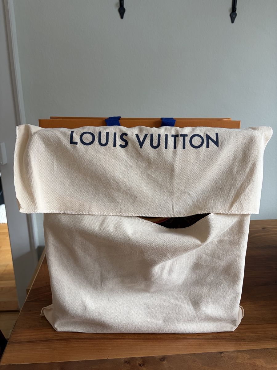 Louis Vuitton Taschen: Louis Vuitton Sac Plat – Neu (gemäss Beschreibung) aus Zürich von kristina09 1