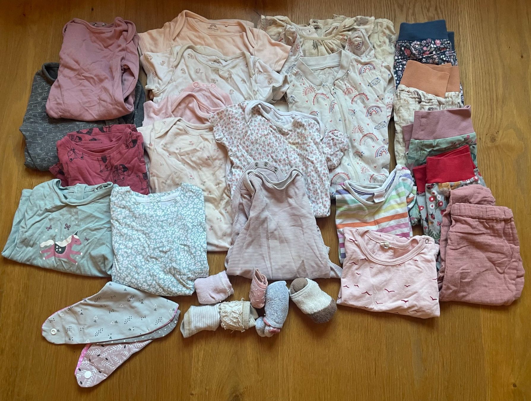 Lotti & Set di vestiti: Kleiderpaket Mädchen Grösse 80 – Usato da Teufenthal AG venduto da sleeepless1987