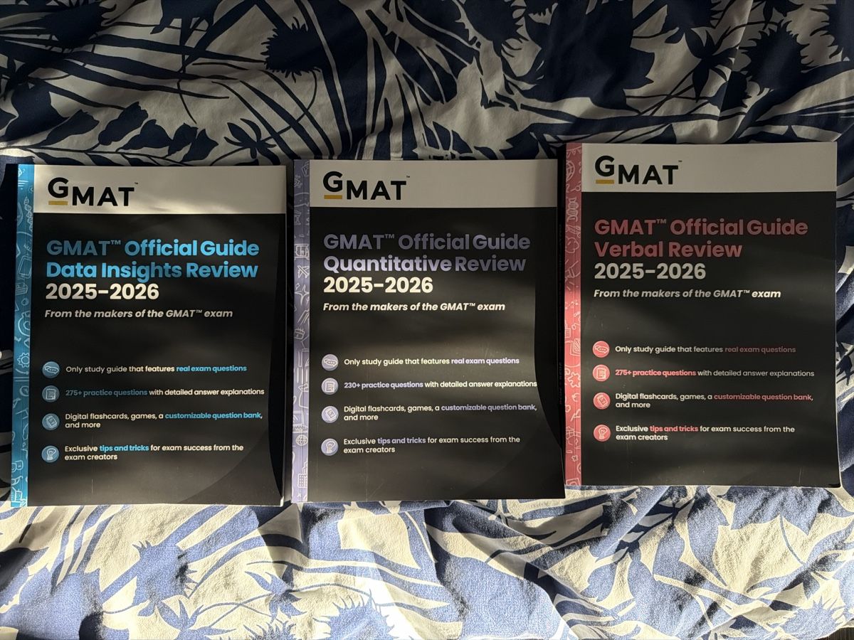 Livres: GMAT Official Guide – Neuf (Voir description) à Cologny par Ayzen