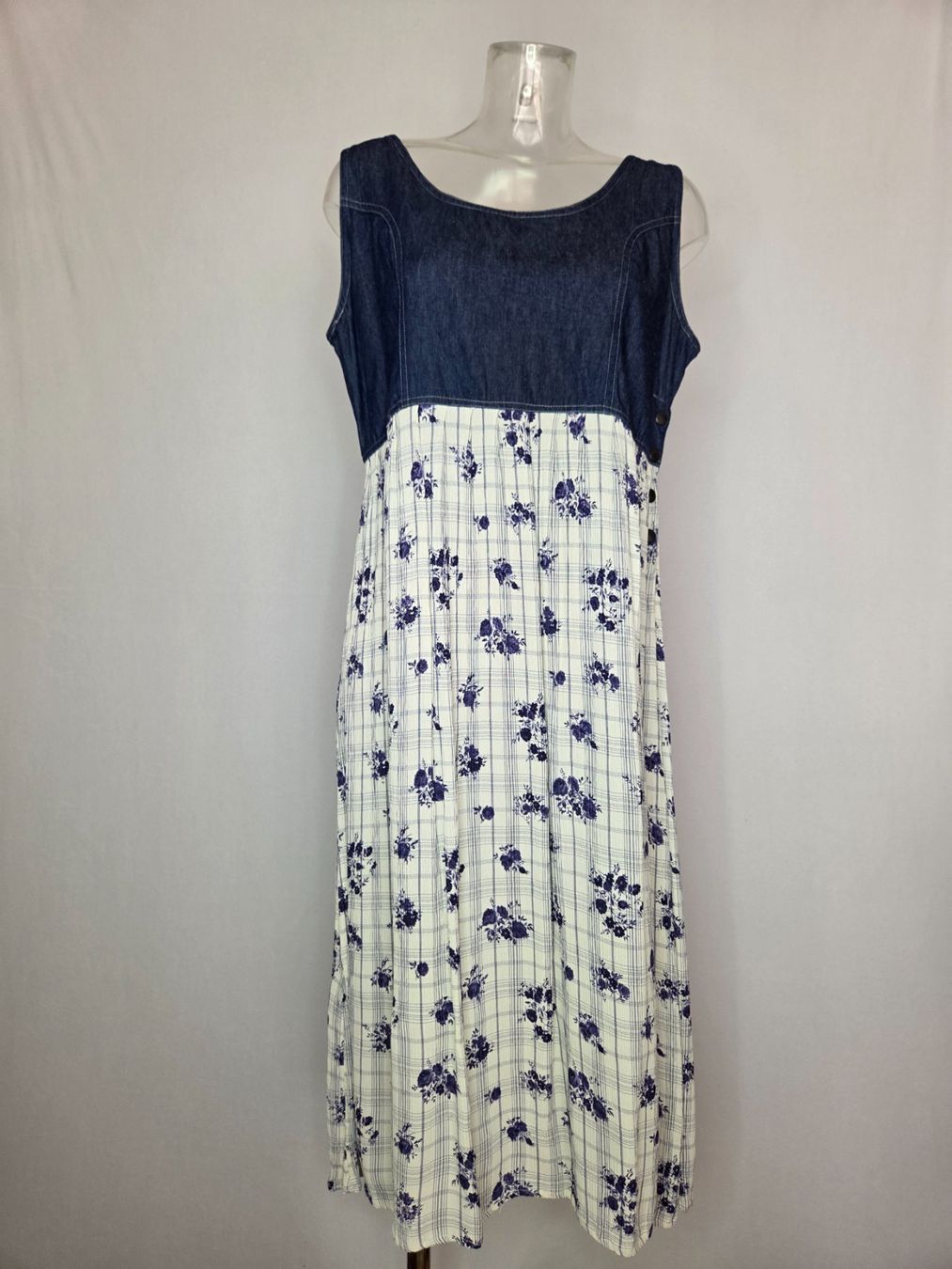 Robes: Vintage DeVille Kleid 44 Denim Blumen – D'occasion à Bern par -Aniko-