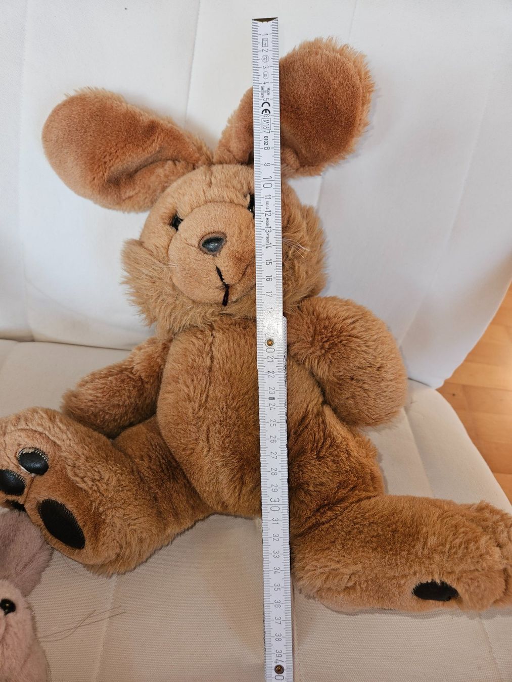 Giocattoli: 2 Plüsch Hasen mit grossen Pfoten – Usato da Wettingen venduto da Sk8ertomda 4